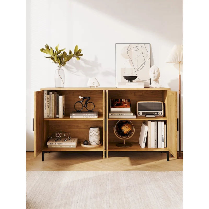 Credenza da cucina a buffet con ante decorate in rattan e gambe in metallo