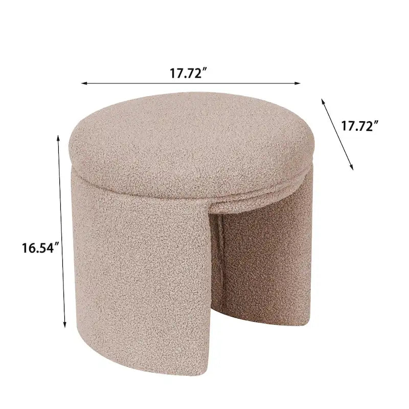 Kleiner runder niedriger Hocker aus Teddy-Stoff als Schminktischsitz im modernen Stil