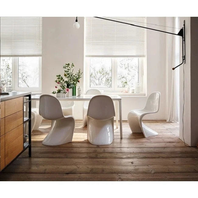 Shiny Finish Dining Chair Set of 4 Ergonomic Polypropylene Seat