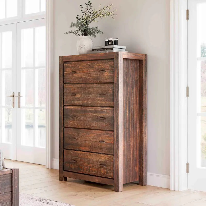 Rustieke ladekast met 5 laden van massief hout en verweerde afwerking voor de slaapkamer