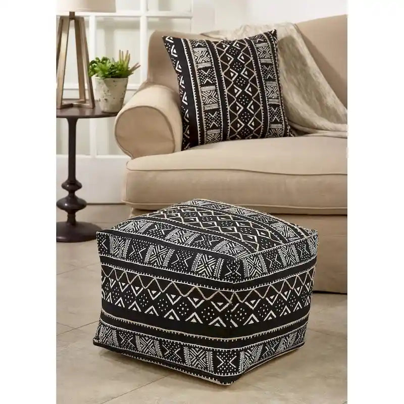 Bodenpouf mit dunklem Mudcloth-Muster
