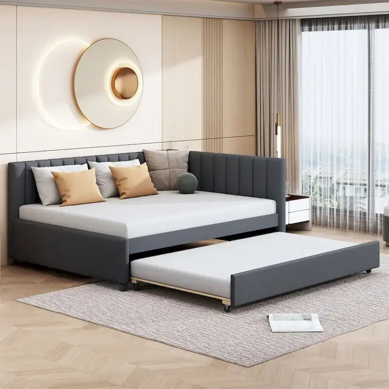 Gestoffeerd ligbed in full-size met onderschuifbed en linnen bekleding